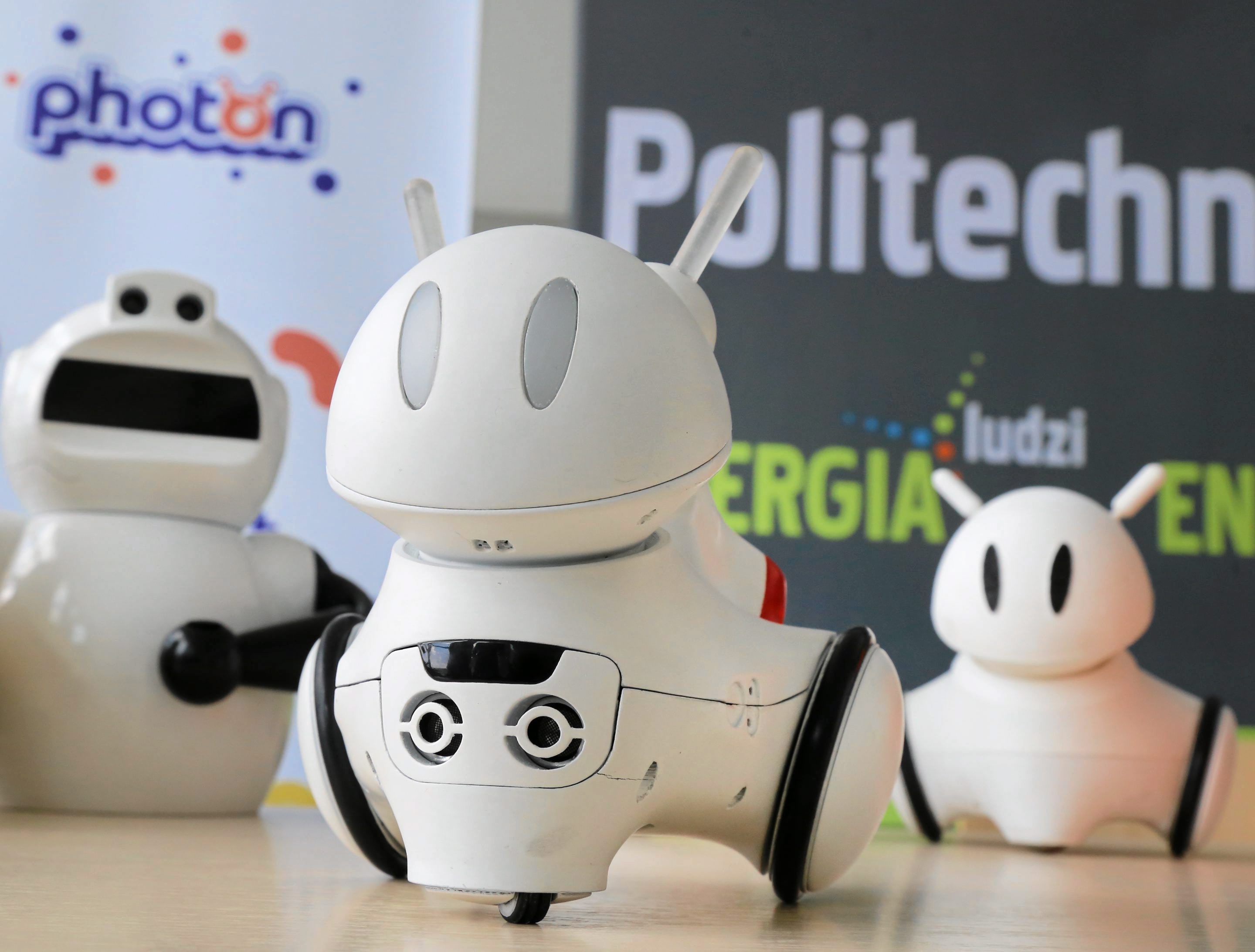 12.05.2016 Bialystok . Politechnika Bialostocka - prezentacja projektu robota dla dzieci Photon , ktory ma uczyc programowania .
Fot. Agnieszka Sadowska/ Agencja Gazeta *** Local Caption *** .